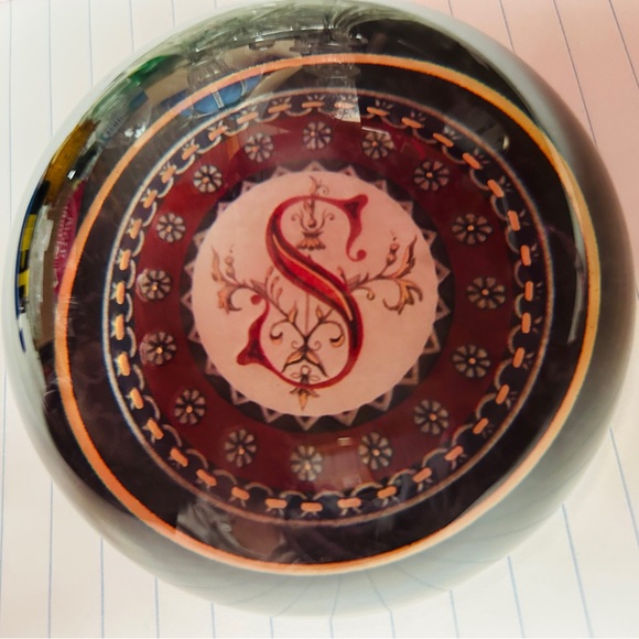 Vintage paperweight, letter S. Punch Studio made in France, crystal dome. - Picture 3 of 6